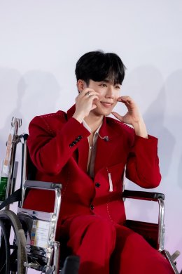 'พอลล่า เทเลอร์' ควงคู่จิ้น 'หยิ่น-วอร์'  ชวนต่อเวลาความ YOUNG กับเซรั่มสูตรใหม่ล่าสุดจาก OLAY งาน "OLAY Ultra Firming ทุกวัน YOUNG ได้อีก"