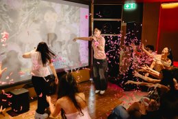 ทำถึงจนศิลปินรีโพสต์! Olivia Rodrigo drop dead karaoke อีเวนต์คาราโอเกะฉลองคัมแบ็ก แฟนไทยแข่ง-ร้องเพลงคาราโอเกะกันสนุกสุดเหวี่ยงแทบไม่วางไมค์ พร้อมฉลองต่อยาวๆ กับ Photobooth เฟรมสุด Exclusive ที่ SUCH A SMALL WORLD วันนี้-31 ส.ค. นี้