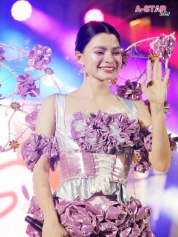 'ฟรีน-เบ็คกี้' ควงคู่ฟินาเล่โชว์ "centralwOrld Love with Pride 2025" ฉลอง Pride Month ด้วยพลังรักหลากสี