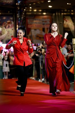 ทุกเสียงรอบสื่อยัน "นากรักมาก ม๊ากมาก" หนังน่ารักม๊ากมาก ฮา-ซึ้ง น้ำตาไหล 'หม่ำ-เท่ง-โหน่ง' คัมแบคจัดเต็มครบรส คริส-ญดา เคมีดีม๊ากมาก 