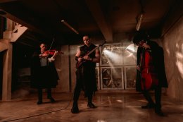 ครั้งแรกของวงการเพลง! กับ Cinematic Guitar ดนตรีแนวใหม่จาก “KRATING (กระทิง)” มือกีต้าร์และนักแต่งเพลง จากวิทยาลัยดนตรีดังระดับโลก Berklee สู่การเป็นศิลปินเดี่ยวเต็มตัว ในซิงเกิลแรก “WARMONGER” ซาวด์อลังการ สวยงาม ดุเดือด!