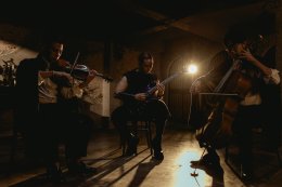 ครั้งแรกของวงการเพลง! กับ Cinematic Guitar ดนตรีแนวใหม่จาก “KRATING (กระทิง)” มือกีต้าร์และนักแต่งเพลง จากวิทยาลัยดนตรีดังระดับโลก Berklee สู่การเป็นศิลปินเดี่ยวเต็มตัว ในซิงเกิลแรก “WARMONGER” ซาวด์อลังการ สวยงาม ดุเดือด!