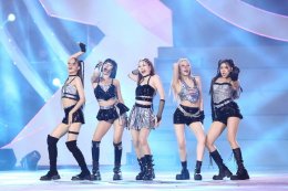 ดาเมจแรง! DE GIFT (เดอ กิฟท์) โชว์ร้อง เต้น สเต็ปโดนใจ!! บนเวทีดัง Dalat Best Dance Crew 2024 - Hoa Sen Home International Cup ประเทศเวียดนาม