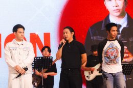 3 ศิลปินใหม่ค่าย MACHg 'หนุ่ม กรรชัย - ชาชม เสาวคนธ์ - วิว นันท์นภัส' ผู้ชนะจากเวที Audition ภายใต้การดูแลโดยทีมผู้บริหารตัวท็อป 'ก้อง ห้วยไร่' และ 'แบงค์ - รัฐวิชญ์' พร้อมด้วย 'โอม - ปัณฑพล'