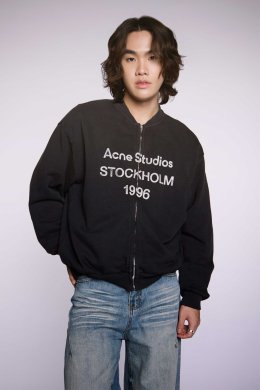 "รักให้เธอได้รู้ (Proof.)" เพลงที่ถ่ายทอดมุมมองอ่อนโยนของ PUN จากอีพี While Im Away ของฝากดูต่างหน้า ในวันที่ความรักยังสวยงาม