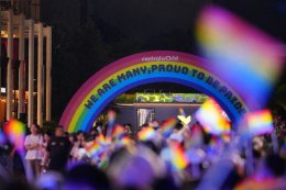 อลังการรับ Pride Month! centralwOrld คิกออฟ "WE ARE MANY: PROUD TO BE PRIDE 2026" รวมทัพศิลปิน-ดารา-อินฟลูฯ สร้างปรากฏการณ์ Pride Landmark ใจกลางกรุงเทพฯ 