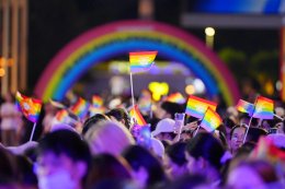 อลังการรับ Pride Month! centralwOrld คิกออฟ "WE ARE MANY: PROUD TO BE PRIDE 2026" รวมทัพศิลปิน-ดารา-อินฟลูฯ สร้างปรากฏการณ์ Pride Landmark ใจกลางกรุงเทพฯ 