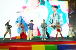 อลังการรับ Pride Month! centralwOrld คิกออฟ "WE ARE MANY: PROUD TO BE PRIDE 2026" รวมทัพศิลปิน-ดารา-อินฟลูฯ สร้างปรากฏการณ์ Pride Landmark ใจกลางกรุงเทพฯ 