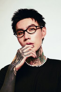 "โตมาไงวะ?" เพลงคู่สุดกวนชวนทะเลาะแห่งปี จาก QEETHA feat. CHEERS วง VIIS สไตล์ Pop-Punk สุดจี๊ด ที่จะติดหูติดปากก่อนคุณตั้งตัวทัน!