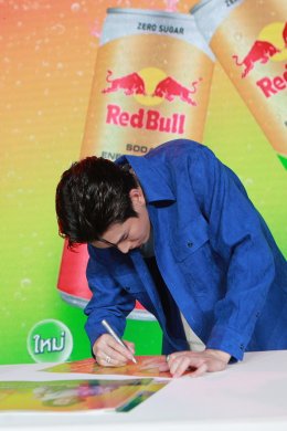 “เรดบูล” เปิดตัวแบรนด์แอมบาสเดอร์คนแรก “เจเจ-กฤษณภูมิ” เติมเอเนอร์จี้ สุดทุกแพสชั่นกับ “เรดบูล เอเนอร์จี้โซดา” อร่อยซ่า กลิ่นผลไม้ 