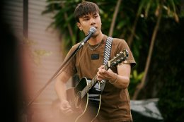ฟีลกู๊ดสุดๆ! 'แพง เอมปวีณ์' จัดเต็มมินิคอนเสิร์ตครั้งแรก "A Moment with Pang Aimpavee" อบอุ่นทุกโมเมนต์