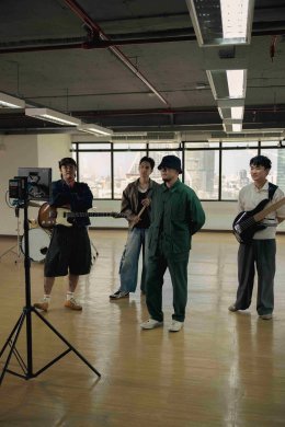 SCRUBB ชวน กร PROXIE ส่งต่อความอบอุ่นถึงแฟนๆ ผ่านเพลงซึ้ง "ขอบคุณ (Analog)" ตอบแทนความรักและการสนับสนุนที่มีให้กันมาอย่างต่อเนื่องตลอดมา