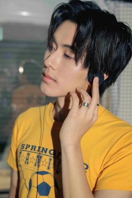 SCRUBB ชวน กร PROXIE ส่งต่อความอบอุ่นถึงแฟนๆ ผ่านเพลงซึ้ง "ขอบคุณ (Analog)" ตอบแทนความรักและการสนับสนุนที่มีให้กันมาอย่างต่อเนื่องตลอดมา