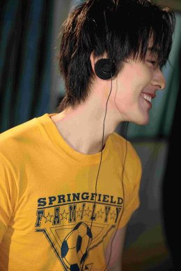 SCRUBB ชวน กร PROXIE ส่งต่อความอบอุ่นถึงแฟนๆ ผ่านเพลงซึ้ง "ขอบคุณ (Analog)" ตอบแทนความรักและการสนับสนุนที่มีให้กันมาอย่างต่อเนื่องตลอดมา