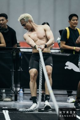 'เซน Paper Planes' โชว์ฟิต!! ลงแข่ง HYROX ครั้งแรก จบเวลา 1:48 ชั่วโมง แฟนๆ แห่แซว หล่อแล้วยังแกร่งอีก!