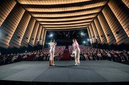 ความสุขเต็มโรงหนังจาก "You Better Love V The Movie" ภาพยนตร์คอนเสิร์ตแรกของ 'วี-วิโอเลต วอเทียร์' ที่ เอส เอฟ เวิลด์ ซีเนม่า
