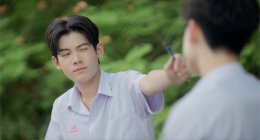 Friend Zone เริ่มสั่นคลอน! ลีร์อิต (ยูจีน อัยภณ) กับ พัตเตอร์ (ยูจีน ญาณวัฒน์)  ใครชอบใครก่อนและใครจะแหกกฎ "ห้ามคบคนใกล้ตัวเป็นแฟน" ก่อนกัน? ใน "CLASS CRUSH CRISIS" เพื่อนสนิทระวังคิดไม่ซื่อ Ep.4