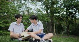 Friend Zone เริ่มสั่นคลอน! ลีร์อิต (ยูจีน อัยภณ) กับ พัตเตอร์ (ยูจีน ญาณวัฒน์)  ใครชอบใครก่อนและใครจะแหกกฎ "ห้ามคบคนใกล้ตัวเป็นแฟน" ก่อนกัน? ใน "CLASS CRUSH CRISIS" เพื่อนสนิทระวังคิดไม่ซื่อ Ep.4