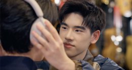 Friend Zone เริ่มสั่นคลอน! ลีร์อิต (ยูจีน อัยภณ) กับ พัตเตอร์ (ยูจีน ญาณวัฒน์)  ใครชอบใครก่อนและใครจะแหกกฎ "ห้ามคบคนใกล้ตัวเป็นแฟน" ก่อนกัน? ใน "CLASS CRUSH CRISIS" เพื่อนสนิทระวังคิดไม่ซื่อ Ep.4