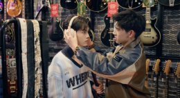 Friend Zone เริ่มสั่นคลอน! ลีร์อิต (ยูจีน อัยภณ) กับ พัตเตอร์ (ยูจีน ญาณวัฒน์)  ใครชอบใครก่อนและใครจะแหกกฎ "ห้ามคบคนใกล้ตัวเป็นแฟน" ก่อนกัน? ใน "CLASS CRUSH CRISIS" เพื่อนสนิทระวังคิดไม่ซื่อ Ep.4