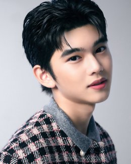 น่าจับตามอง !! 'ไอเดีย บัฟเฟตต์' นักแสดง Gen Z สายลงทุน ความหล่อละมุนตา ความสามารถเกินวัย
