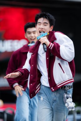 สยามดิสคัฟเวอรี่แทบแตก !! "CLASS CRUSH CRISIS" แท็กทีมโชว์ Busking#2 ยกก๊วนมาปล่อยพลังสดใสเต็มพิกัด! ก่อนนับถอยหลังสู่ FINAL EPISODE
