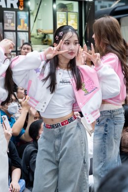 สยามดิสคัฟเวอรี่แทบแตก !! "CLASS CRUSH CRISIS" แท็กทีมโชว์ Busking#2 ยกก๊วนมาปล่อยพลังสดใสเต็มพิกัด! ก่อนนับถอยหลังสู่ FINAL EPISODE