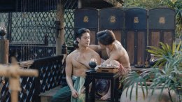 อยู่ไม่ไหวๆ 'ออกัส - เล้ง' อาบน้ำให้กัน! ถูตัวเกินเรื่อง โมเมนท์เกินซีรีส์ไปมาก "บุพเพสันนิวาส" 18 ส.ค. นี้ 4 ทุ่มครึ่ง ใครไหวเชิญก่อนเลย!