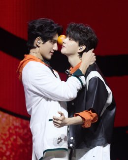 นักแสดงนำจาก Double Helix ปลายทางแห่งรัก ซุนเจิ้ง หลี่ว์ซือถง เหอเจียซู ฟ่าเซวียนเก๋อ มอบความสุขให้แฟนคลับทั้งไทย และ อินเตอร์แฟน กับ คอนเสิร์ตครั้งแรกของพวกเขา ในงาน Intertwined by Fate "Double Helix" Concert in Bangkok