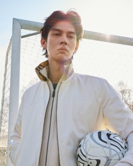 'ไบร์ท วชิรวิชญ์' ร่วมแคมเปญระดับโลกล่าสุดของ Burberry ประชันเฟรมคนดังระดับอินเตอร์ ตอกย้ำอิทธิพลของแฟชั่น กีฬา และป๊อปคัลเจอร์เอเชียบนเวทีสากล