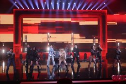 ปิดฉากสัปดาห์สุดหิน! 'V4 แป้ง' สาดพลังในเพลง "ชาวนากับงูเห่า" ก่อนกอดคอเพื่อนอำลาเวที True AF 2026