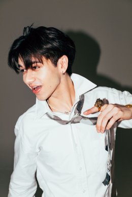 Caelan ศิลปิน Gen Z ปล่อยเพลงใหม่ "Sorry Not Sorry" เซอร์ไพรส์! ดึง Liang Long รุ่นใหญ่แห่งวงการร็อกจีนร่วมแจม MV