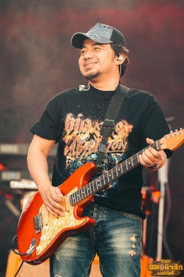 "บ้านไร่ 1308 มิวสิกเฟสฯ: ทำถึง!!! ดึงศิลปินเเถวหน้าเมืองไทย เสิร์ฟความฟินให้ชาวเพชรบุรีเหยียบหมื่น ตั้งเเต่บ่าย 3 ยันตี 4