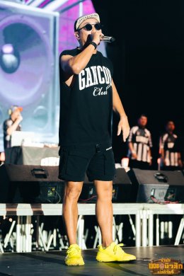 "บ้านไร่ 1308 มิวสิกเฟสฯ: ทำถึง!!! ดึงศิลปินเเถวหน้าเมืองไทย เสิร์ฟความฟินให้ชาวเพชรบุรีเหยียบหมื่น ตั้งเเต่บ่าย 3 ยันตี 4