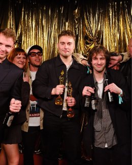 Olivia Dean, Lola Young, Sam Fender, Dave นำทีมศิลปิน Universal Music Group คว้ารางวัลใหญ่งานประกาศรางวัล BRITs 2026 สุดยิ่งใหญ่ของอังกฤษ