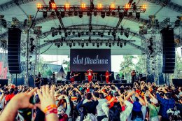 Slot Machine บุก!! เทศกาลดนตรี Vive Latino Festival (วีเว่ ลาติโน่ เฟสติวัล) โชว์จัดเต็มสะกดสายตาชาวเม็กซิโก  แฟนๆ แห่ร้อง Free Fall ดังสนั่นเวที