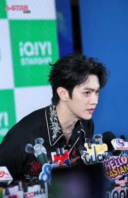 "iQIYI Starship: Spring of The Blade Meet and Greet in Thailand" 'สวีข่าย' เสิร์ฟโมเมนต์ ตกแฟนไทยหนักมาก เผยเรื่องหลังกล้องจากปากพระเอก พร้อมโชว์สดจาก 'เสี่ยวอาชี-คังจื่อฉี'