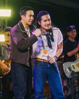 ดอกกระเจียวบานแล้วทั่วไทย! ก้อง ห้วยไร่ ส่งเพลงขึ้นอันดับ #1 ใน YouTube Music Chart Thailand และมียอดดูเกิน 1 ล้านวิว หลังปล่อยเพียง 17 ชั่วโมง