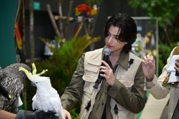 'กลัฟ คณาวุฒิ' ชวนแฟนคลับตะลุยป่า ชมสัตว์แปลกหายาก ในงาน "THE MALL LIFESTORE JUNGLE WALK 2025 EP.3"