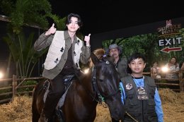 'กลัฟ คณาวุฒิ' ชวนแฟนคลับตะลุยป่า ชมสัตว์แปลกหายาก ในงาน "THE MALL LIFESTORE JUNGLE WALK 2025 EP.3"
