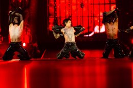 THE TITANS CONCERT สร้างตำนานคอนเสิร์ตแห่งปี 4 มหาเทพ 'BAMBAM  JEFF SATUR  PP KRIT  TIMETHAI' สร้าง "สงครามแห่งความสุข" สุดตราตรึง ครอง X อันดับ 1 ไทย 2 วันซ้อน ทะยานติดเทรนด์โลก