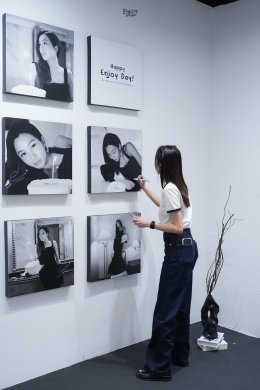 'เอนจอย ธิดารัตน์' ร่วมกับแฟนคลับจัด The Birthday Art Gallery ภายใต้คอนเซ็ปต์ THE CHAPTER OF YOU, A STORY OF US บอกเล่าเรื่องราวการเดินทางของตนเองผ่าน 5 Chapters พร้อมแบ่งปันความสุขในวันคล้ายวันเกิด