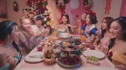 หัวใจละลาย! 4EVE ในลุค "เจ้าหญิงทั้งเจ็ด" เปิดแคมเปญ The Magical Stars ฟีลกู๊ดทั่วกันที่ศูนย์การค้าเซ็นทรัลทั่วประเทศ