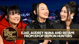 สมเป็นเพลงแห่งปี! HUNTR/X ตัวจริงทะลุจอโชว์ไฮโน้ต "Golden" ในรายการ Jimmy Fallon อัลบั้มเพลงประกอบ KPop Demon Hunters เดินหน้าทำลายสถิติในอเมริกา-ทั่วโลกอย่างต่อเนื่อง