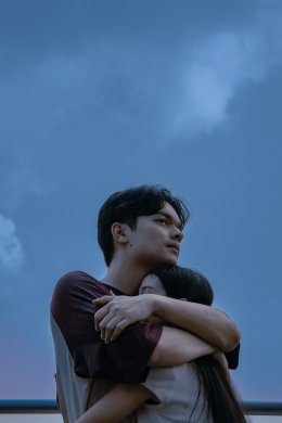 Varis ทุ่มสุดตัว ประเดิมแสดง MV ครั้งแรกใน "คงไว้ (with u)" ซิงเกิลใหม่สะท้อนความรักที่ยังคงเดิมแม้หลายสิ่งจะเปลี่ยนไป