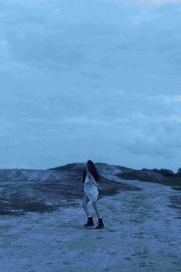 Violette Wautier ถ่ายทอดช่วงเวลาของการตั้งคำถามกับชีวิตว่า "ควรไปต่อหรือพอแค่นี้" ผ่านซิงเกิลใหม่ "give up, give in" เพลงที่โอบกอดอารมณ์เปราะบางของทุกคนอย่างเข้าใจ
