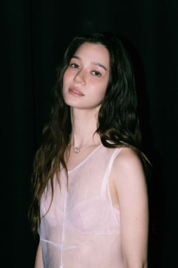 "wanna be yours (อยากให้เธอรัก)" เพลงสุดเปราะบางจาก Violette Wautier ที่สะท้อนความรู้สึกอยากถูกรักจากใครสักคน ได้ THE TOYS นั่งแท่นโปรดิวเซอร์ 