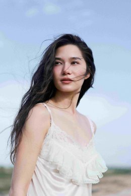 Violette Wautier ถ่ายทอดช่วงเวลาของการตั้งคำถามกับชีวิตว่า "ควรไปต่อหรือพอแค่นี้" ผ่านซิงเกิลใหม่ "give up, give in" เพลงที่โอบกอดอารมณ์เปราะบางของทุกคนอย่างเข้าใจ