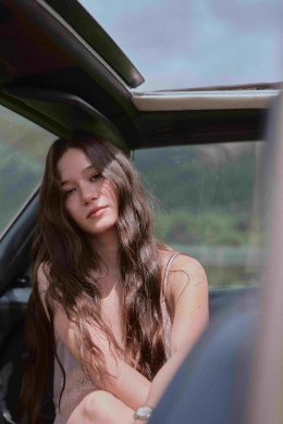 Violette Wautier ชวนพาความหวังออกเดินทางใน "หมอก (just u and i)" ซิงเกิลใหม่ที่โอบกอดความไม่แน่นอนของชีวิตเอาไว้ได้อย่างอบอุ่น