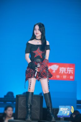 หว่าหวากับความท้าทายใหม่ โชว์เพลงจีนครั้งแรกในรายการ NEW SOUNDS เพลง 不潮，不用花钱 (ปู้ เฉา, ปู๋ ย่ง ฮวา เฉียน) เวอร์ชั่นใหม่ไม่ซ้ำใคร! 